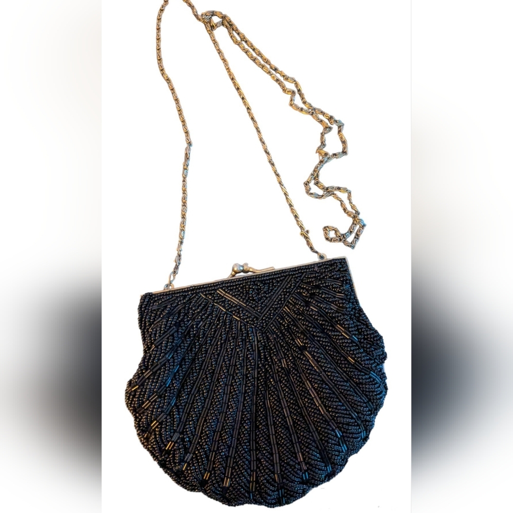 Vtg Beaded Clamshell Kisslock